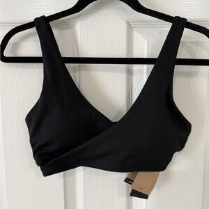 Nike Front Cross Sports Bra